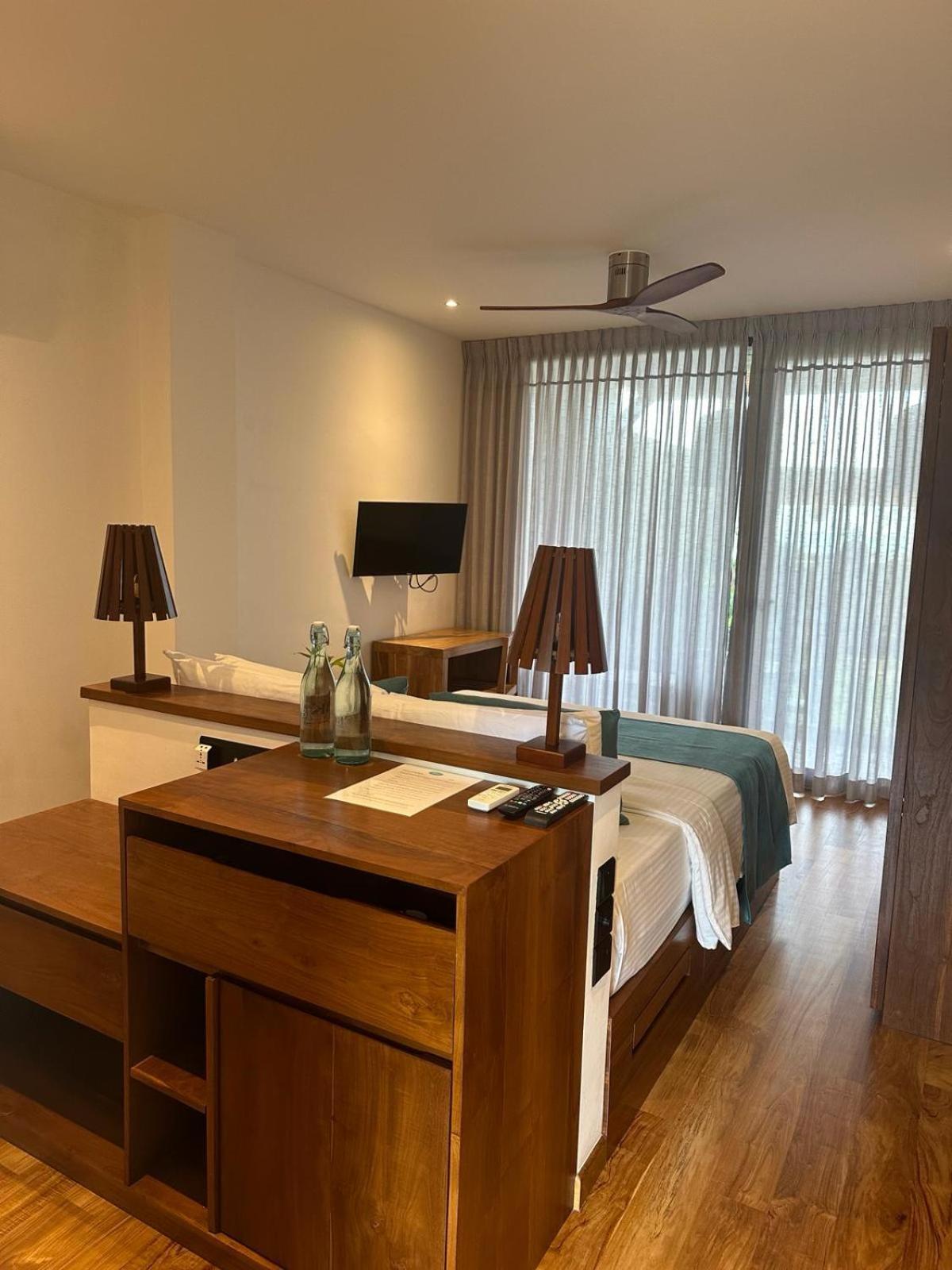 Bk Beach Boutique Hotel - Hikkaduwa Exteriör bild
