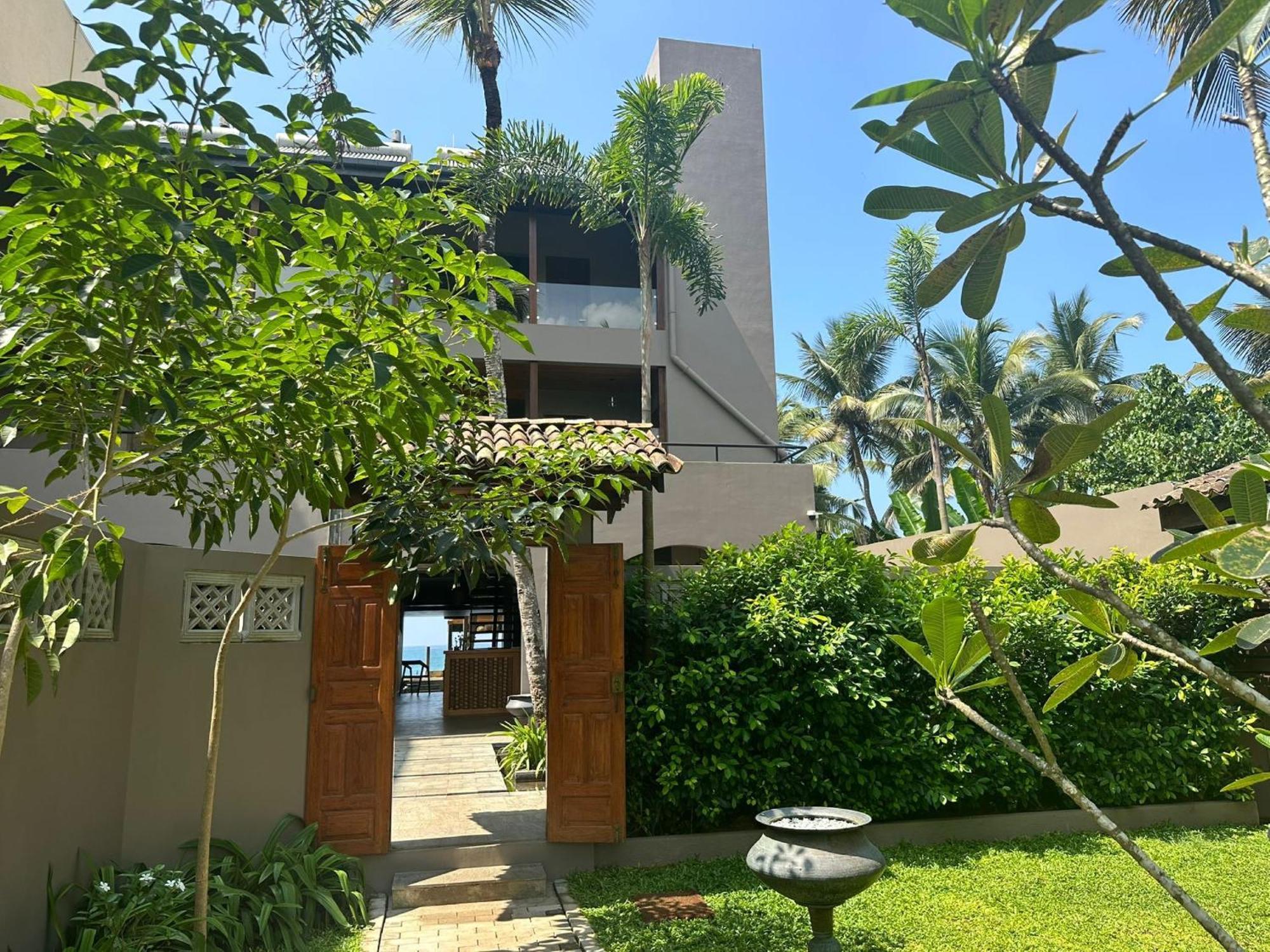 Bk Beach Boutique Hotel - Hikkaduwa Exteriör bild