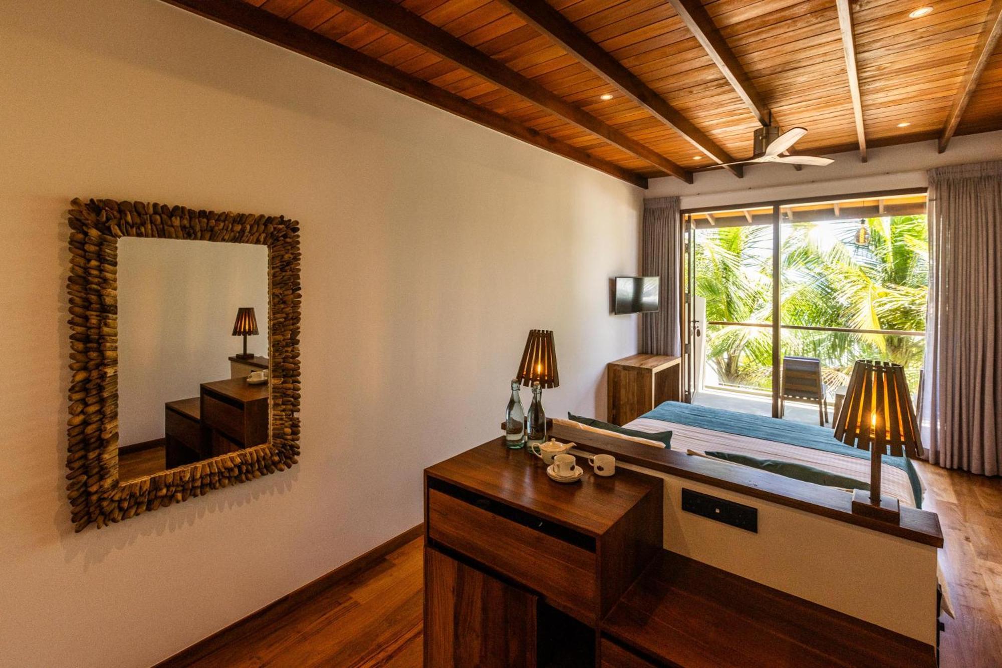 Bk Beach Boutique Hotel - Hikkaduwa Exteriör bild